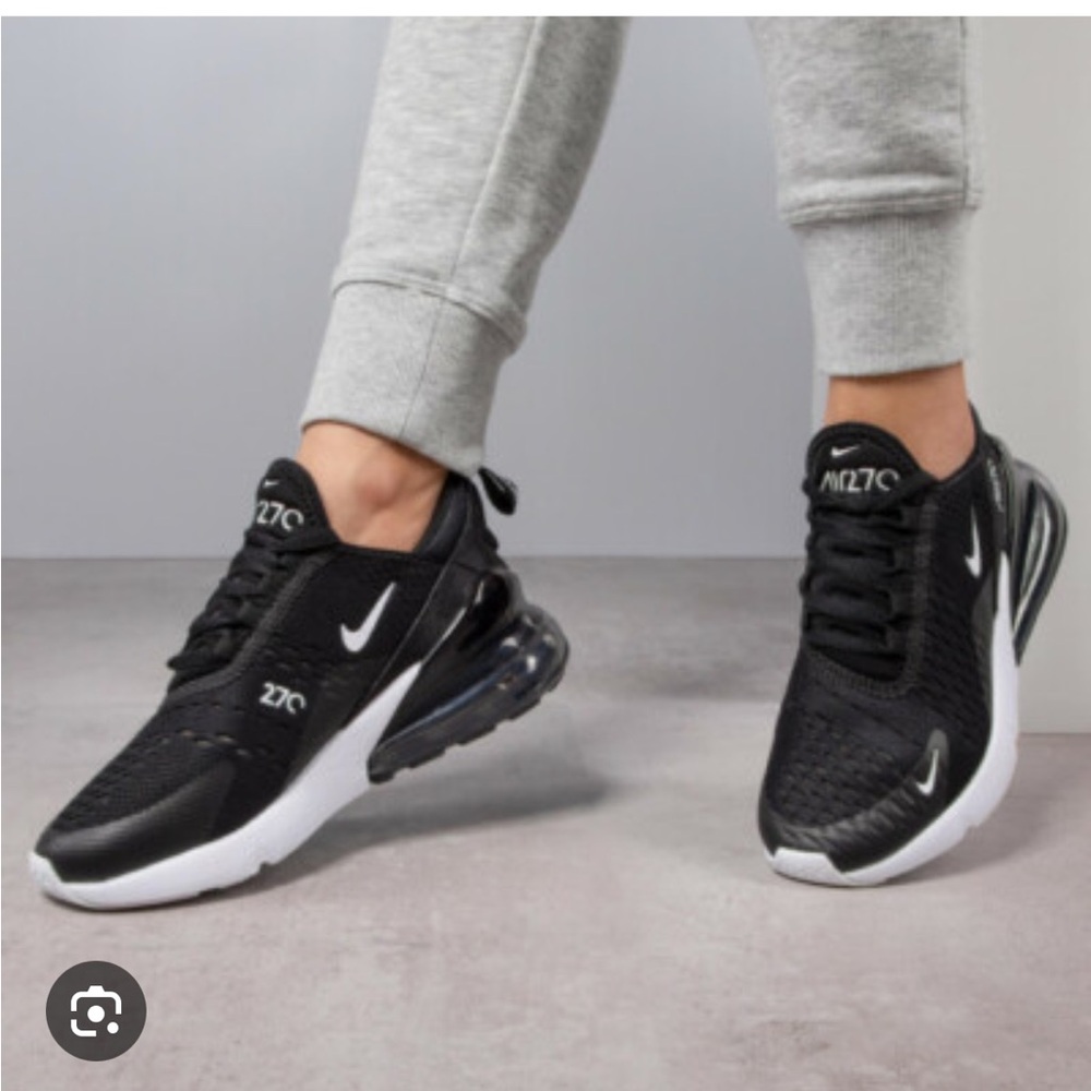 Woman’s Nike Air Max 270 Casual Shoes Black/White